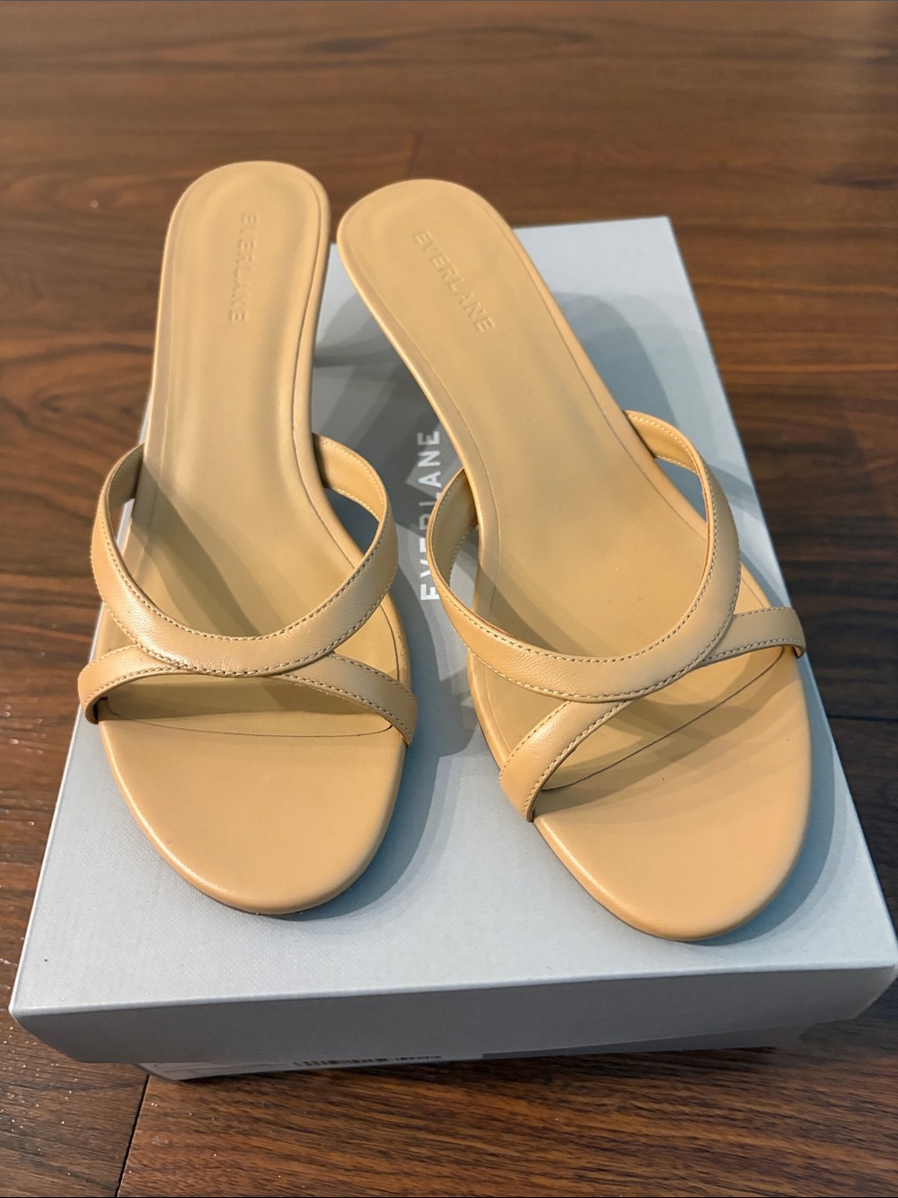 Everlane Sculpted Heel Sandal | Affogato
9 | NWB